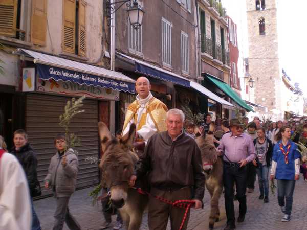 La procession 6.jpg